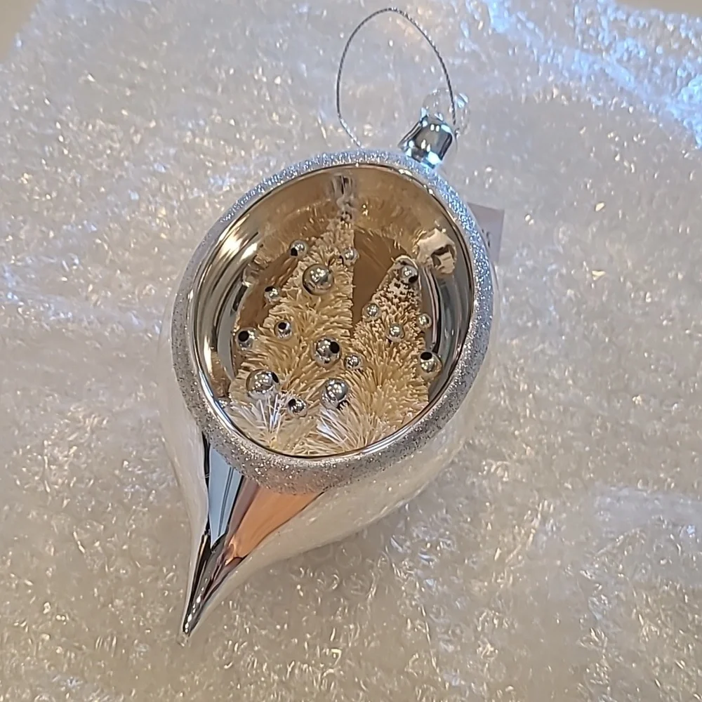 New Pottery Barn Hand-blown Bottlebrush Silver Ornament